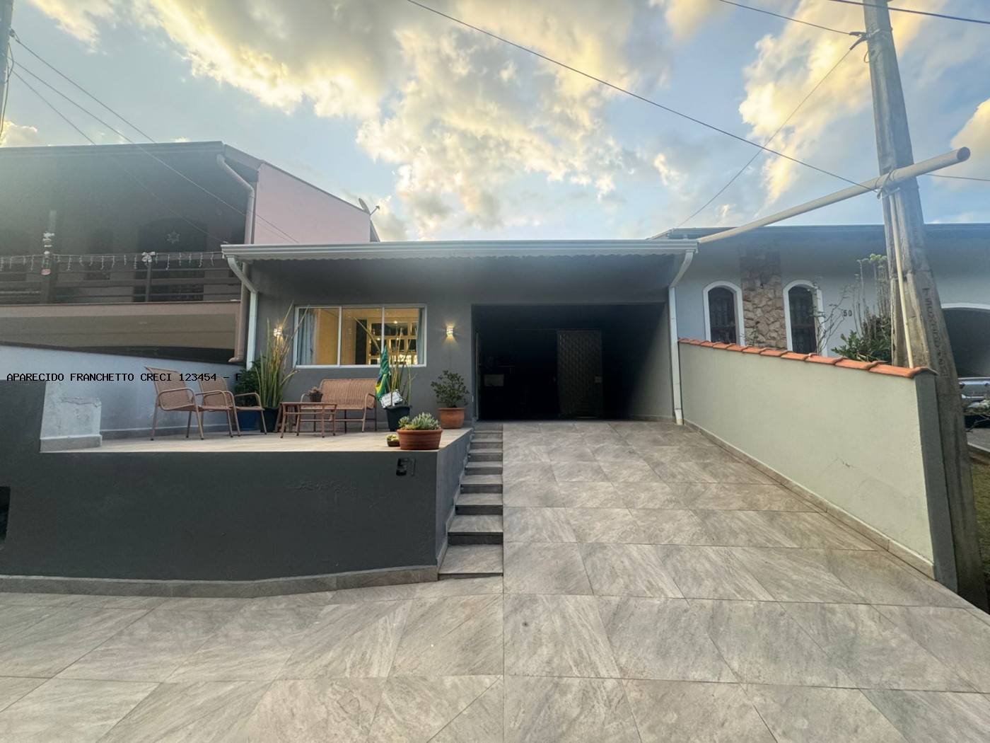 Casa à venda com 2 quartos, 1 suíte, 2 vagas e 200m² no Parque dos Cocais, Valinhos (SP) — foto 2 de 19