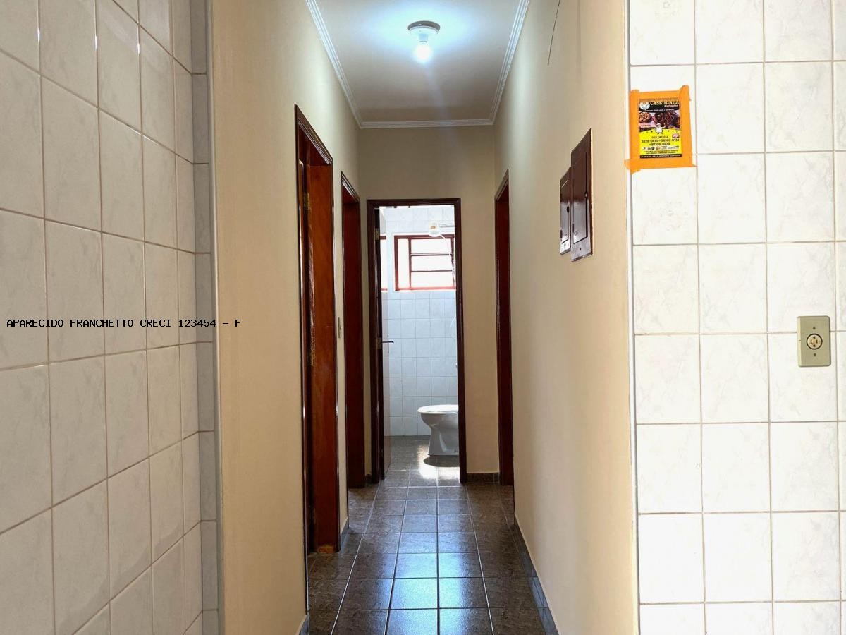 Casa à venda com 3 quartos, 2 banheiros, 4 vagas e 290m² no Jardim Yeda, Campinas — foto principal