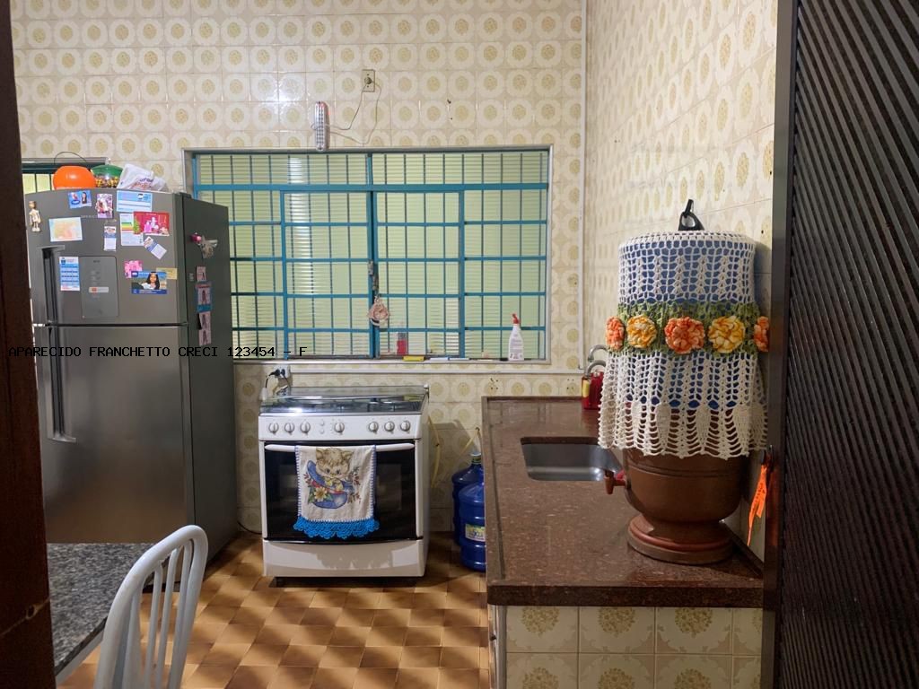 Casa à venda com 3 quartos, 2 banheiros, 4 vagas e 300m² no Jardim Carlos Lourenço, Campinas — foto principal