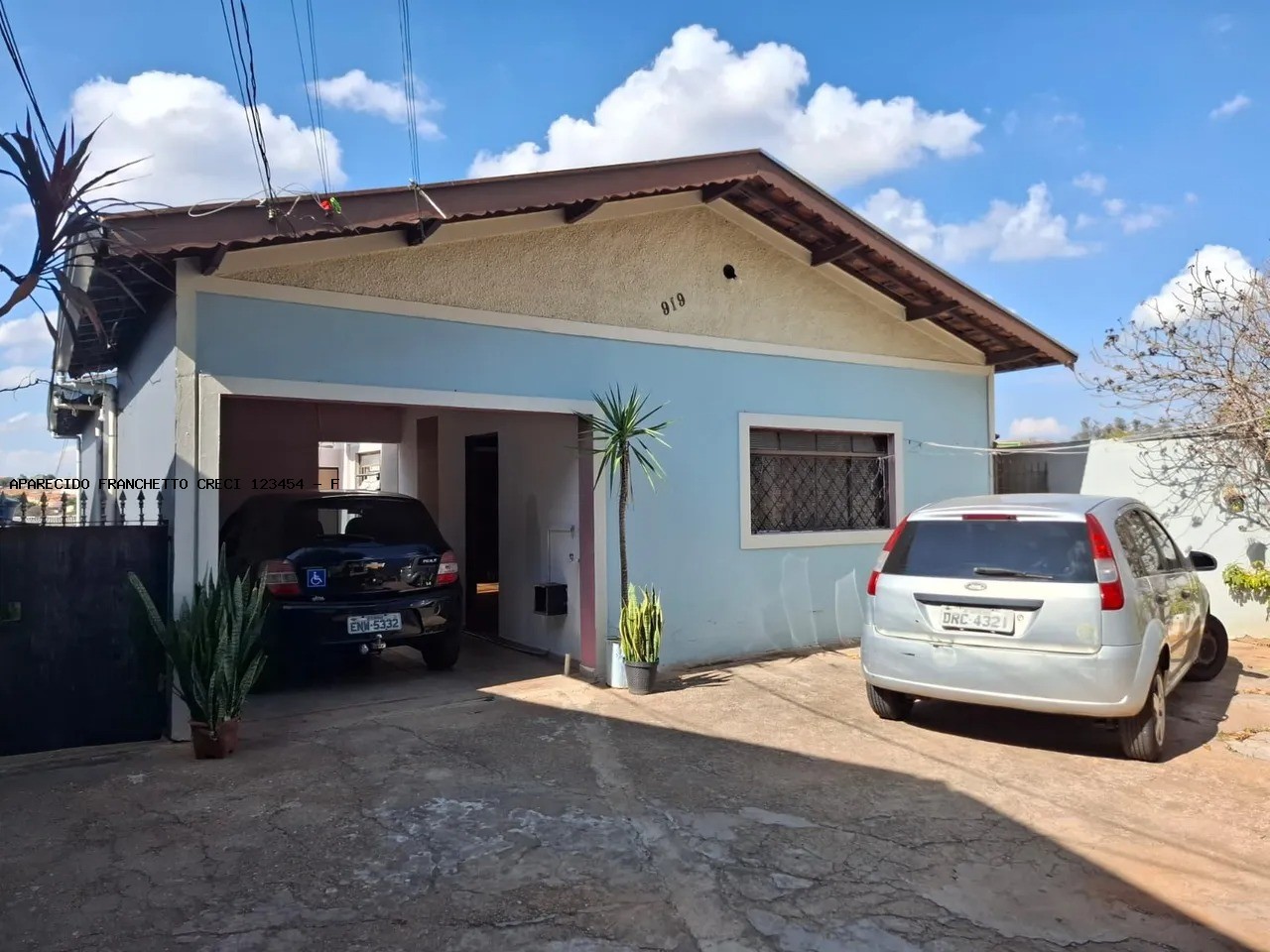 Casa à venda com 3 quartos, 1 suíte, 1 vaga e 261m² no Jardim São Gabriel, Campinas (SP) — foto 2 de 10